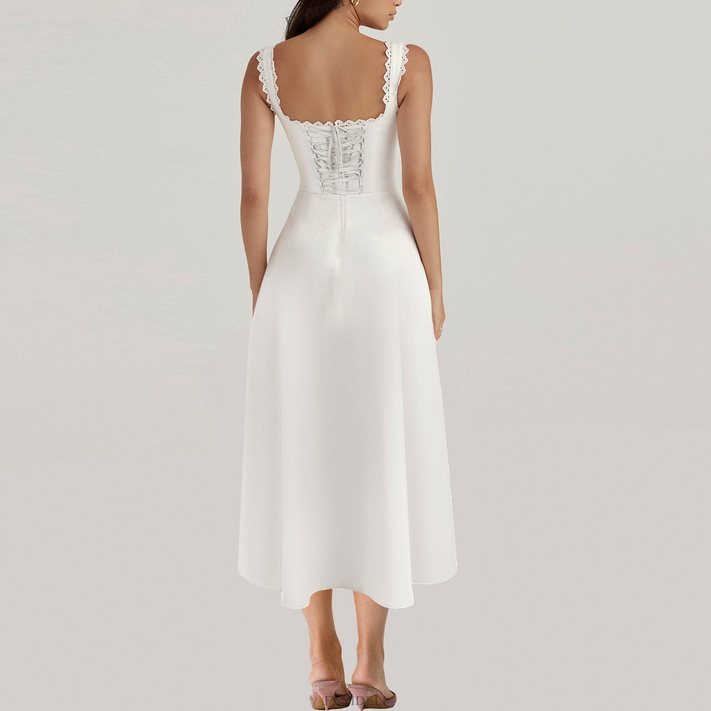 Beautifully Finished Dress in a Timeless Design