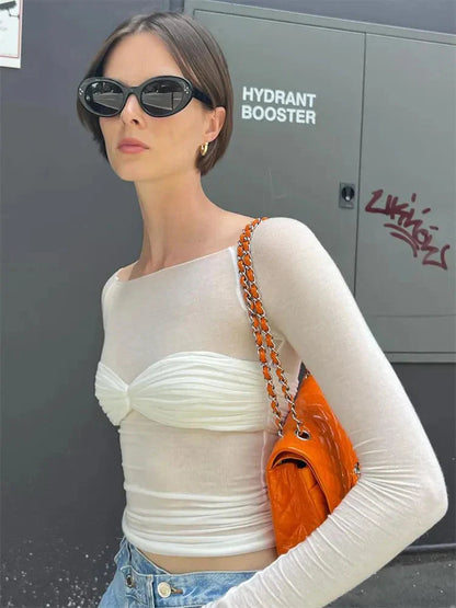 Well Tailored Top with a Graceful Silhouette
