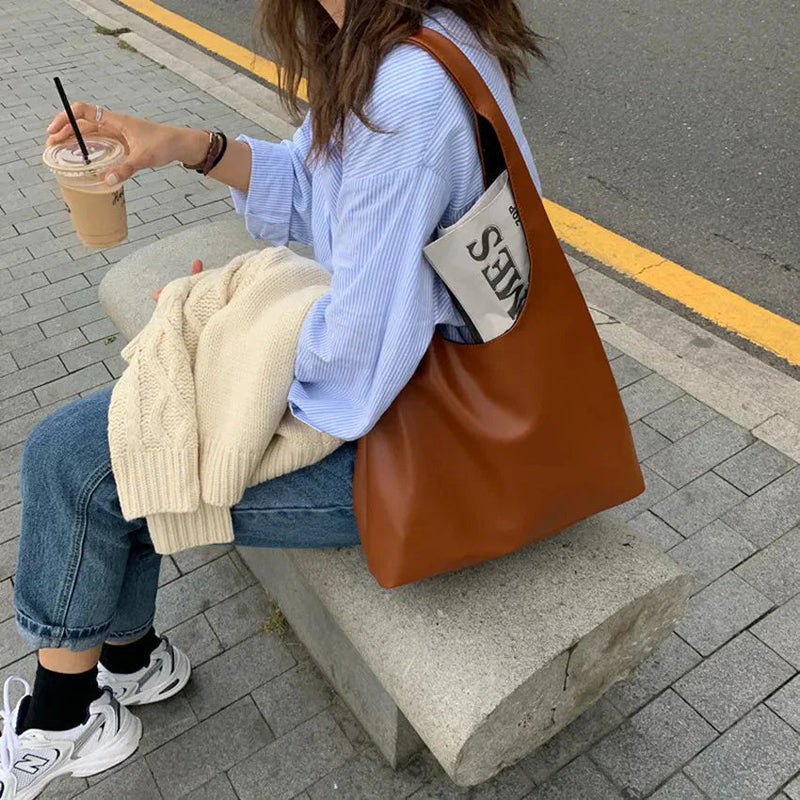 Beautifully Crafted Bag in a Classic Style