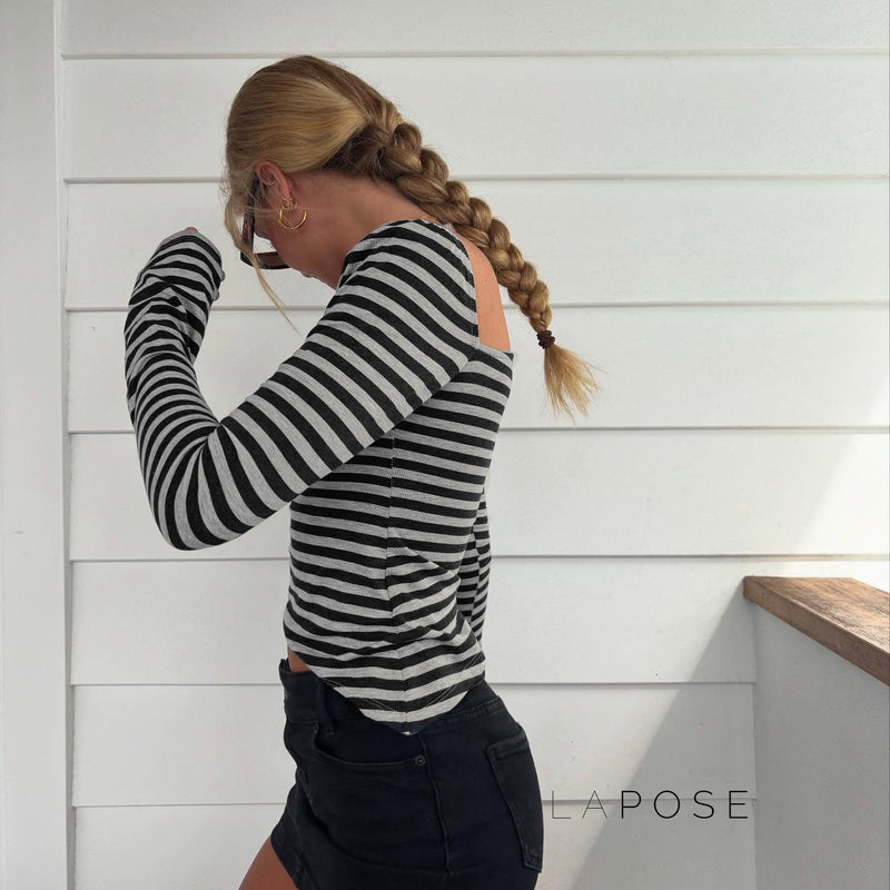 Effortlessly Elegant Top with a Timeless Design