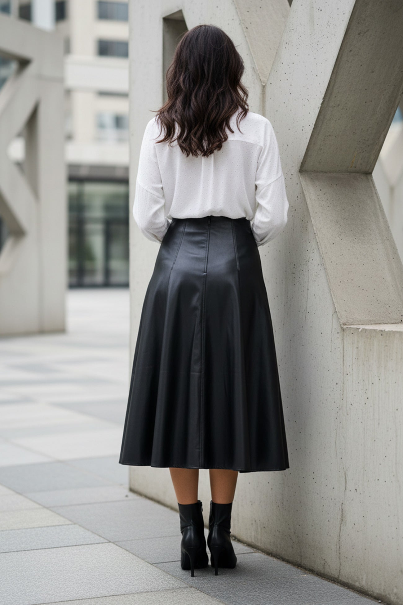 Well Tailored Garment with a Graceful Silhouette