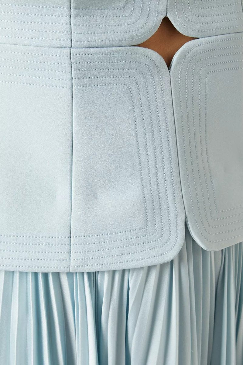 Sophisticated Dress with a Clean Classic Look