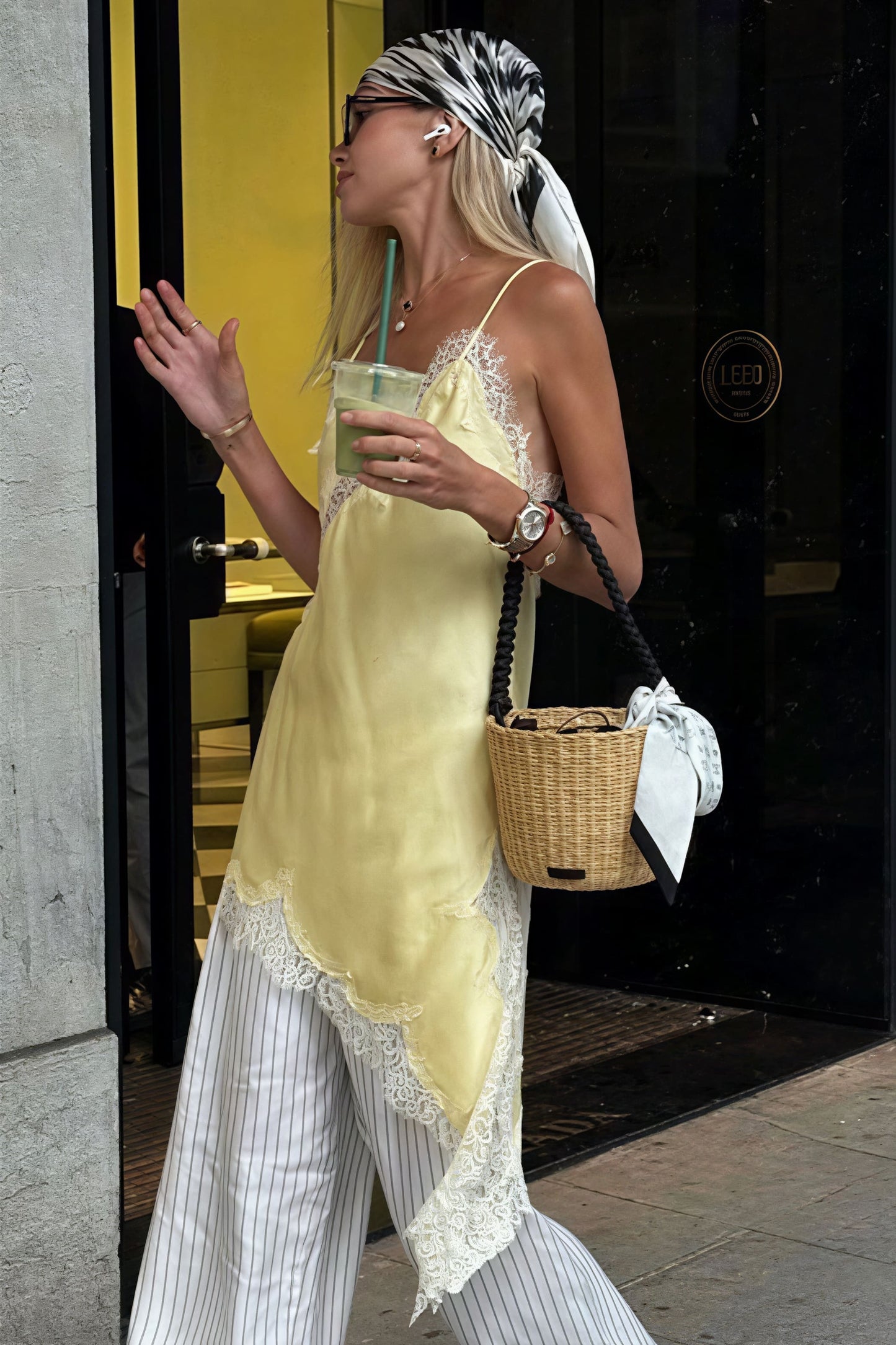 Effortlessly Elegant Top with a Timeless Design