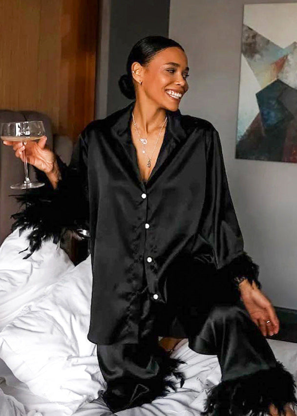Effortlessly Elegant Garment with a Timeless Design