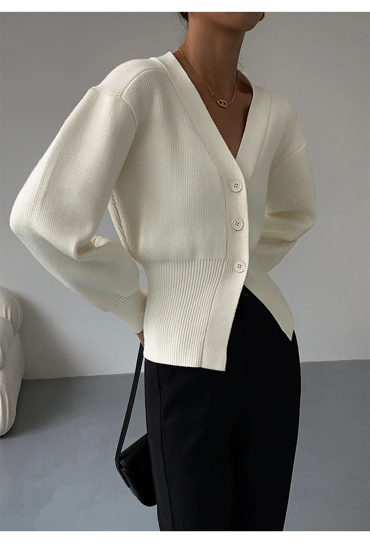 Elegantly Styled Cardigan for Everyday Wear