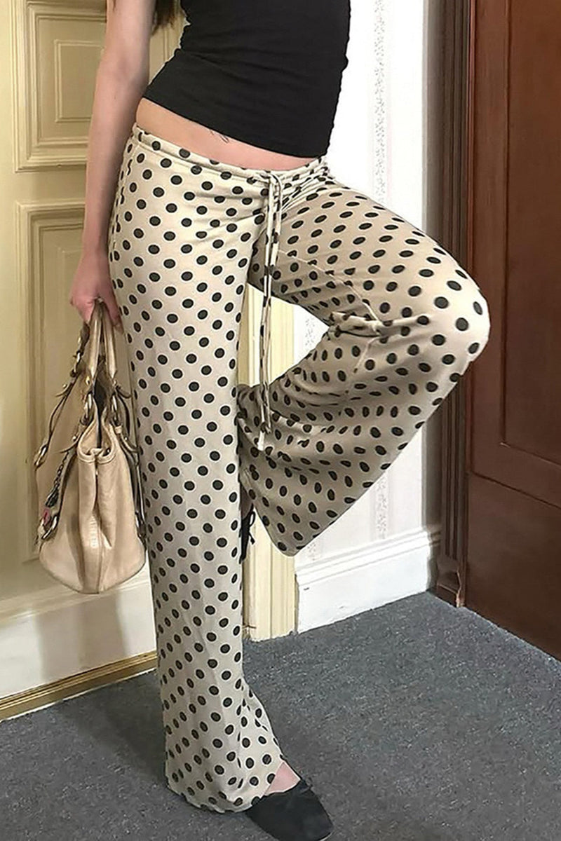 Well Tailored Pants with a Graceful Silhouette