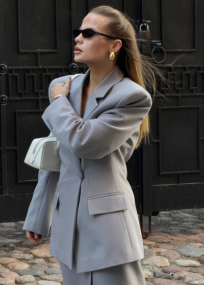 Beautifully Finished Garment in a Timeless Design