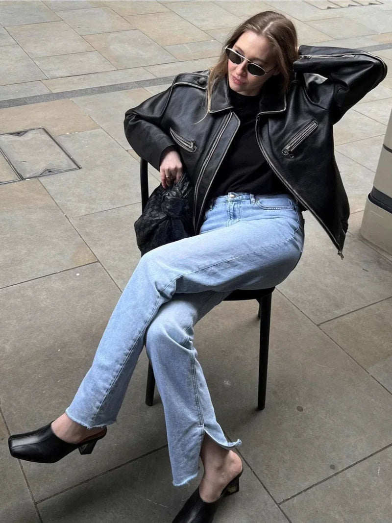 Effortlessly Elegant Jacket with a Timeless Design