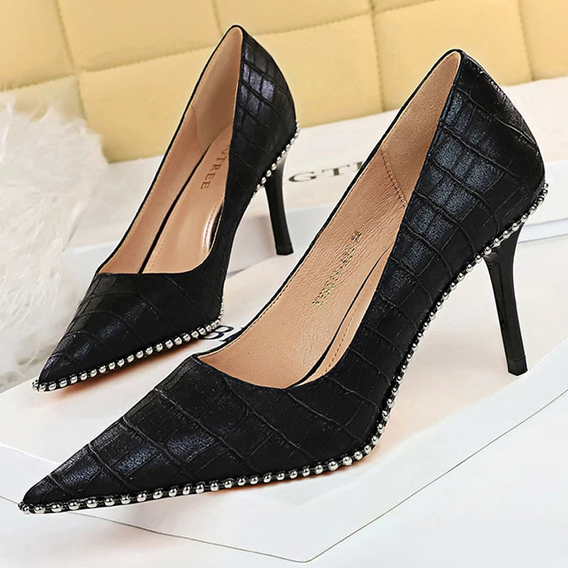 Polished Heels with an Effortless Classic Look