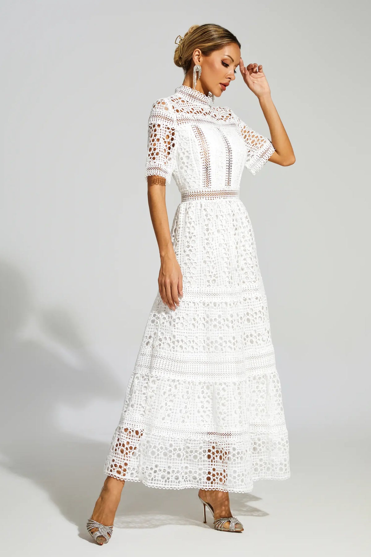 Effortlessly Elegant Dress with a Timeless Design