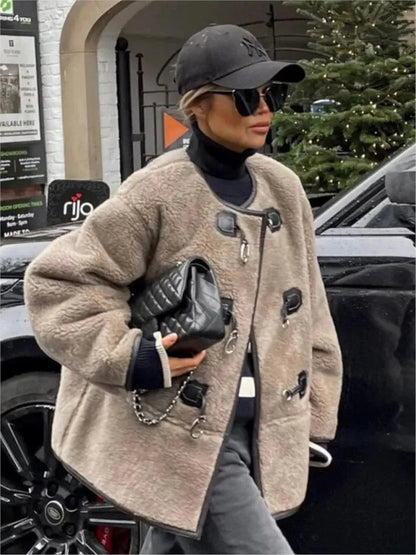 Elegantly Styled Coat for Everyday Wear