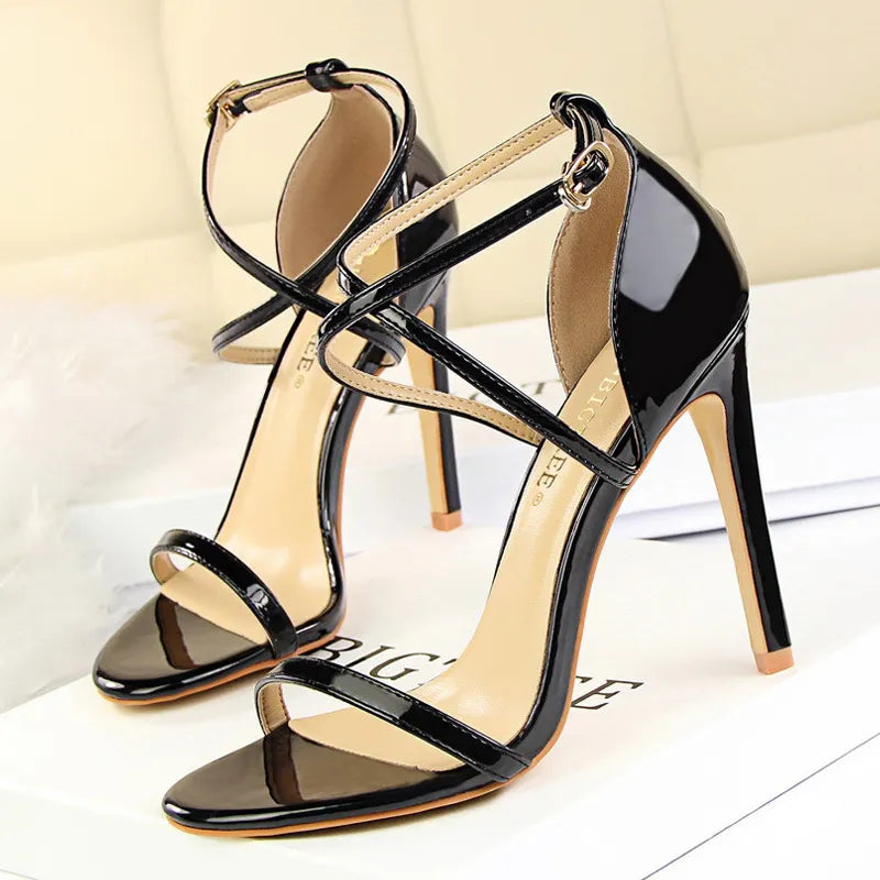 Beautifully Finished Heels in a Timeless Design