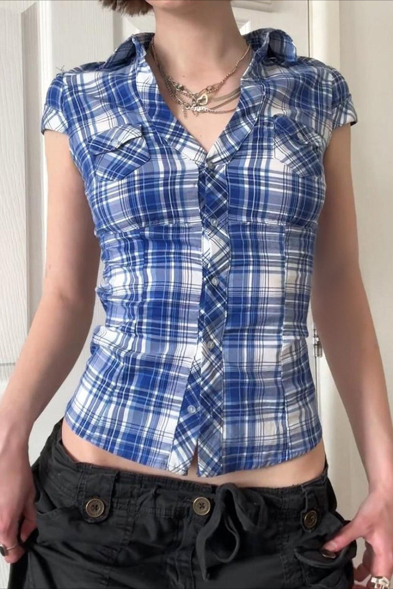 Well Tailored Blouse with a Graceful Silhouette