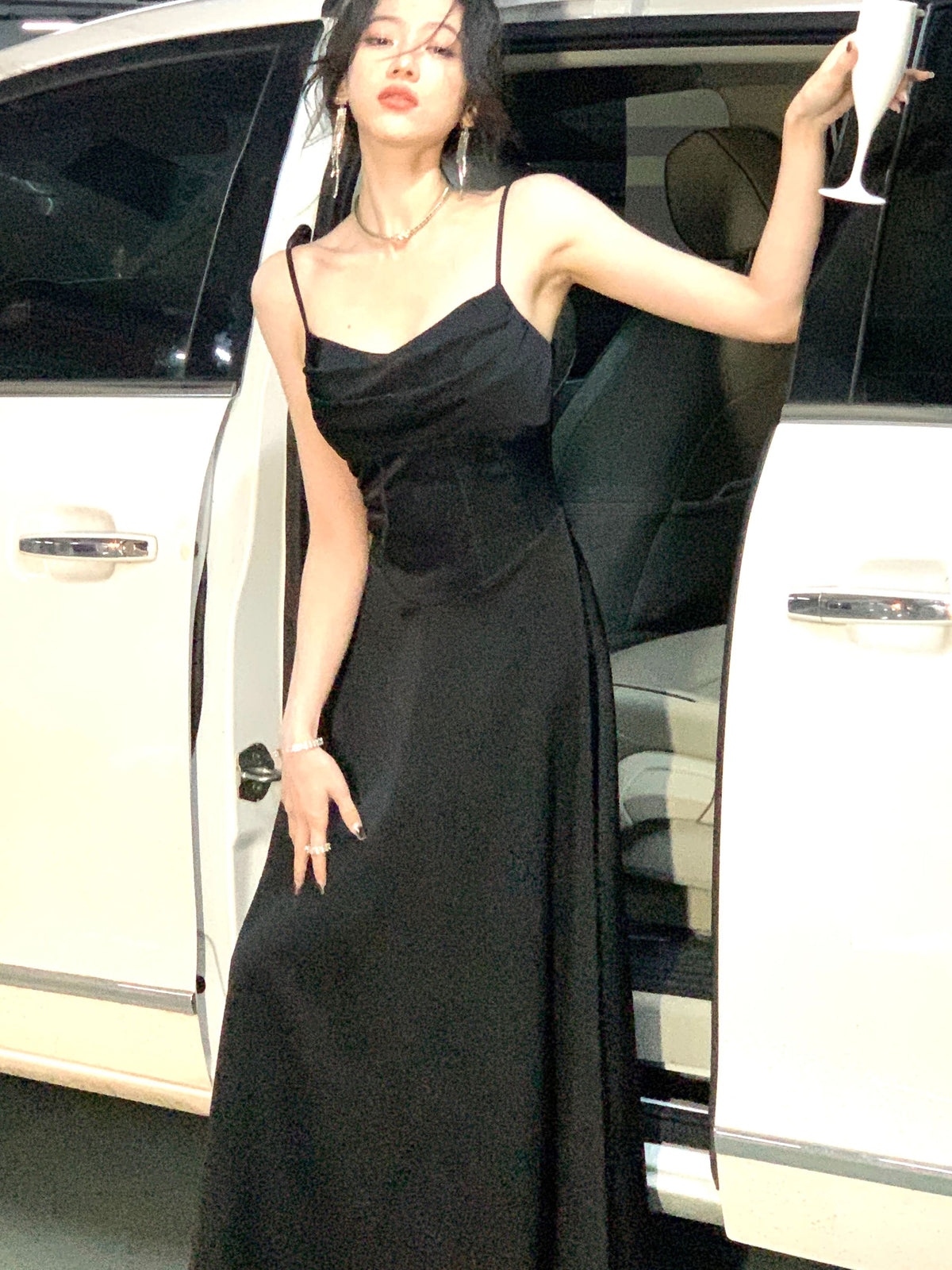 Beautifully Crafted Dress in a Classic Style