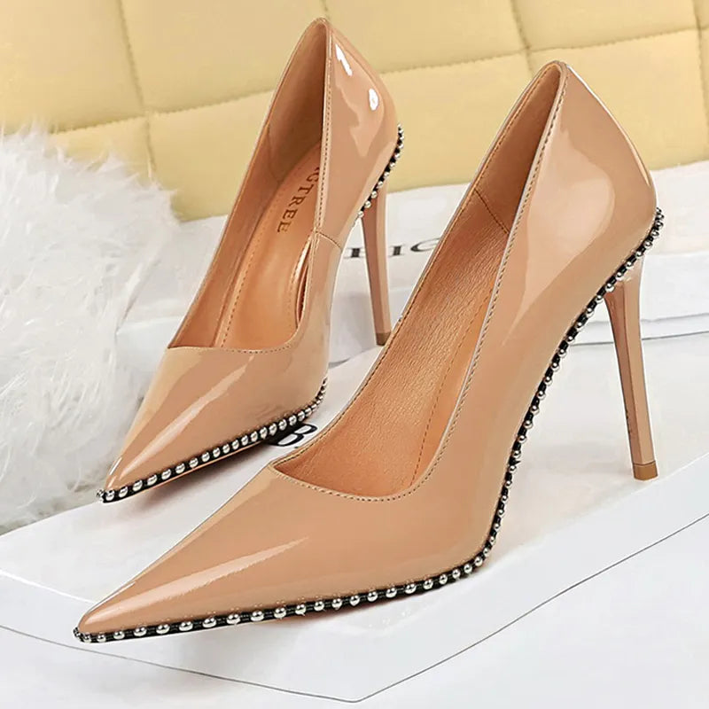 Polished Heels with an Effortless Classic Look