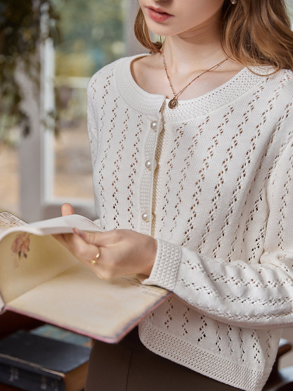Gracefully Styled Cardigan for Any Occasion