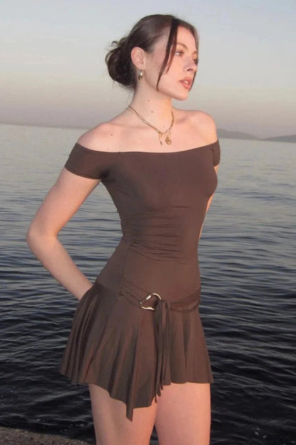 Effortlessly Elegant Dress with a Timeless Design