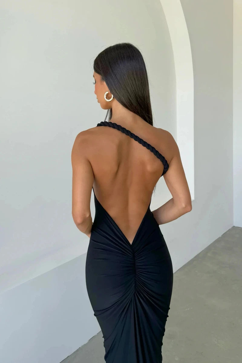 Effortlessly Elegant Garment with a Timeless Design