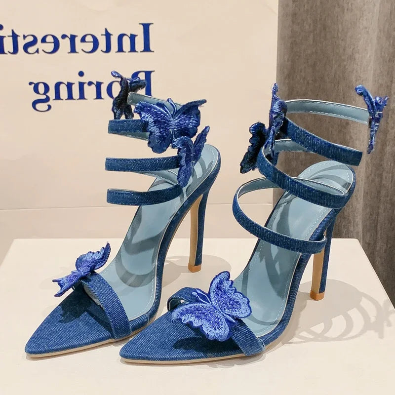 Effortlessly Elegant Heels with a Timeless Design