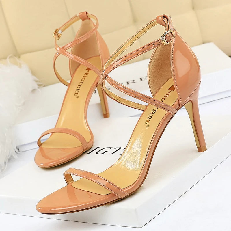 Beautifully Finished Heels in a Timeless Design