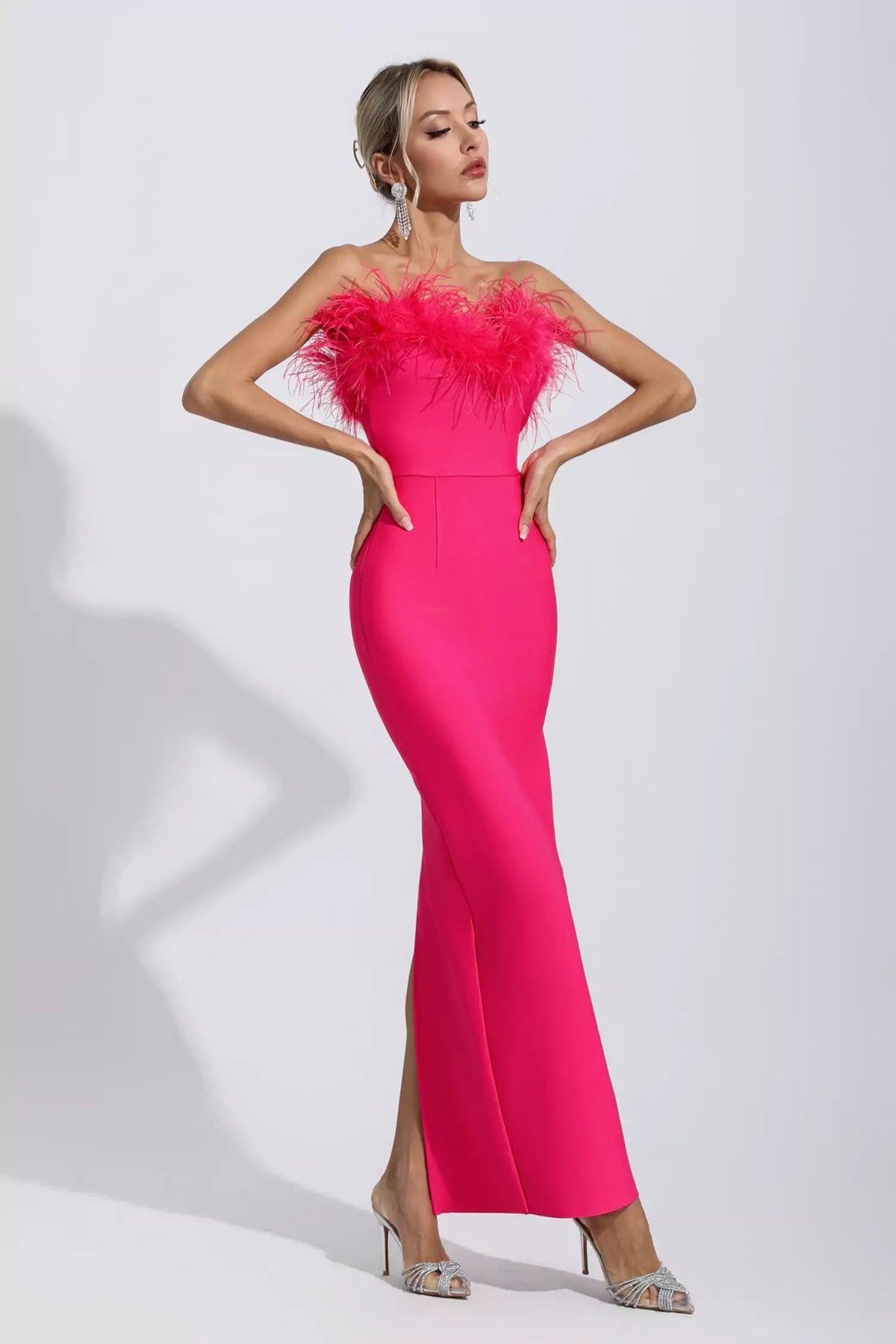 Beautifully Finished Dress in a Timeless Design
