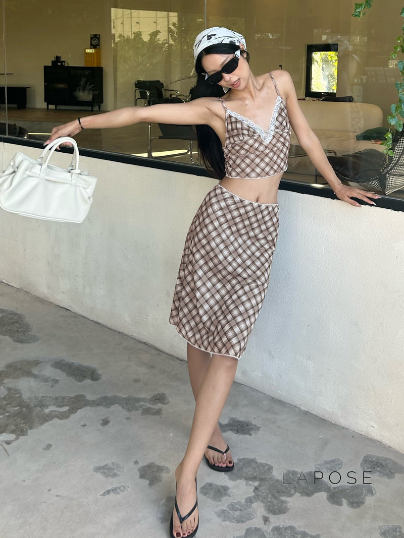 Sophisticated Garment with a Clean Classic Look