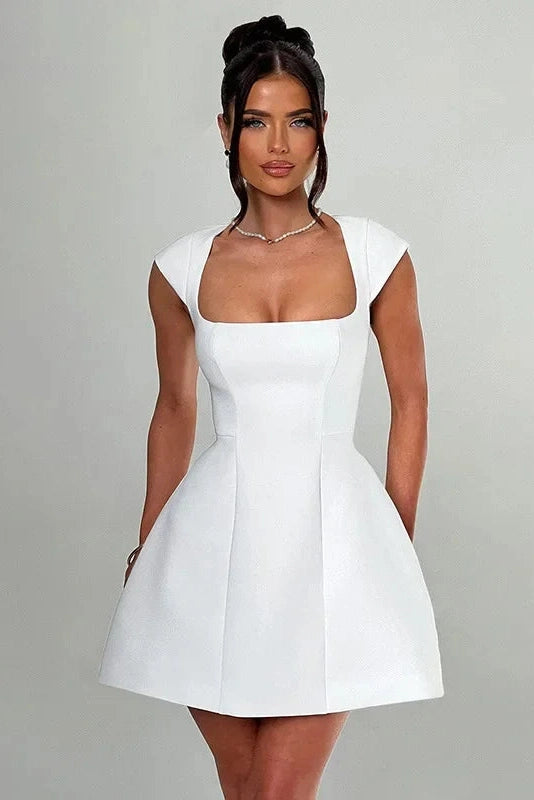 Well Tailored Dress with a Graceful Silhouette