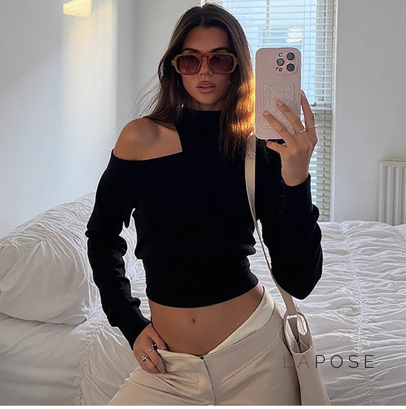 Effortlessly Elegant Top with a Timeless Design