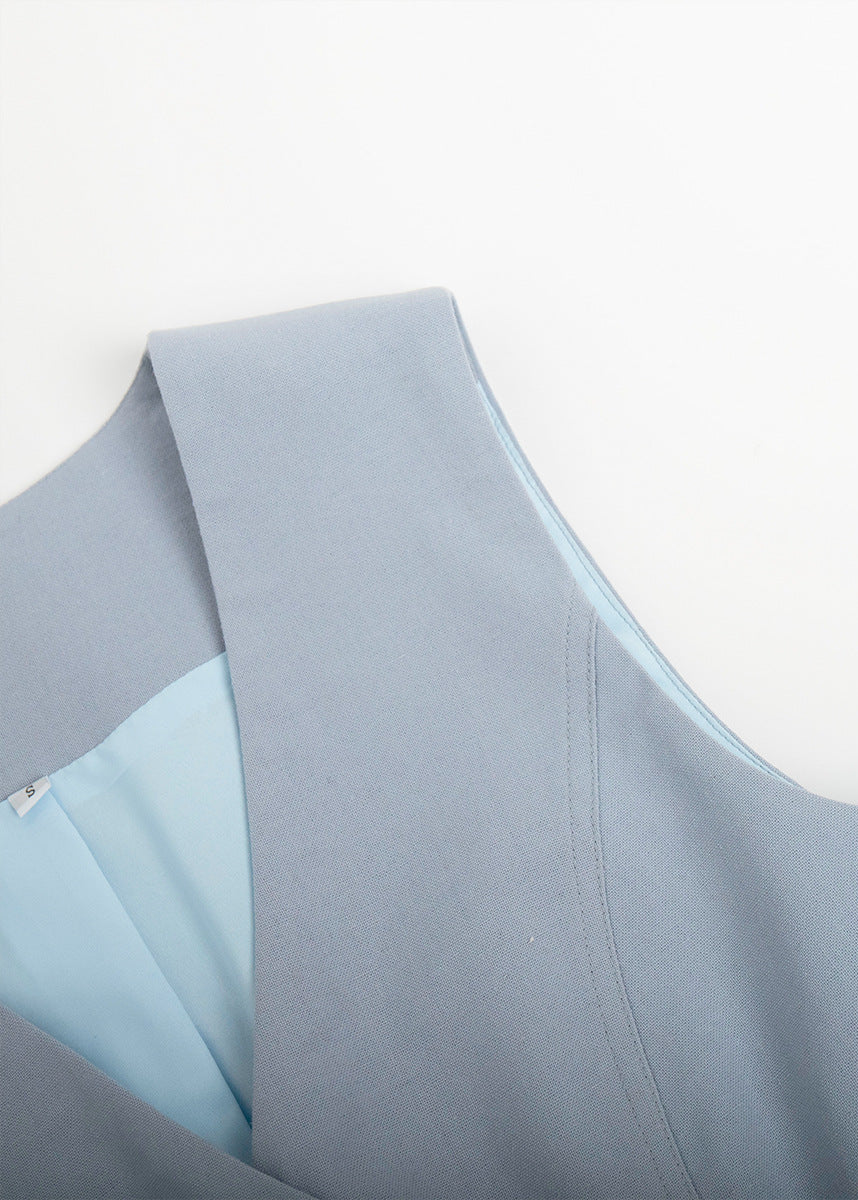 Effortlessly Elegant Garment with a Timeless Design