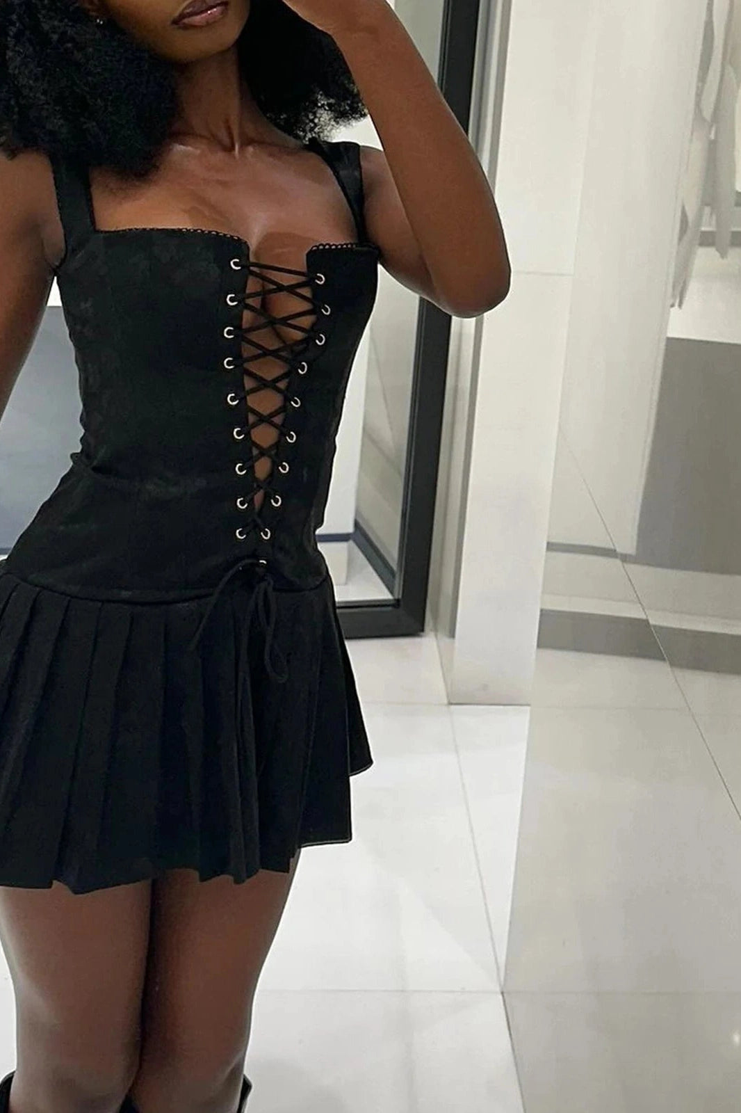 Classic Vintage Dress with a Flattering Fit