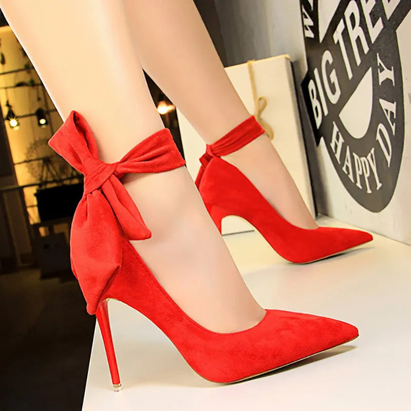 A Vintage Style Heels with Delicate Timeless Details