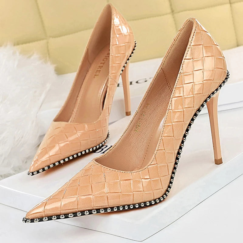 Polished Heels with an Effortless Classic Look