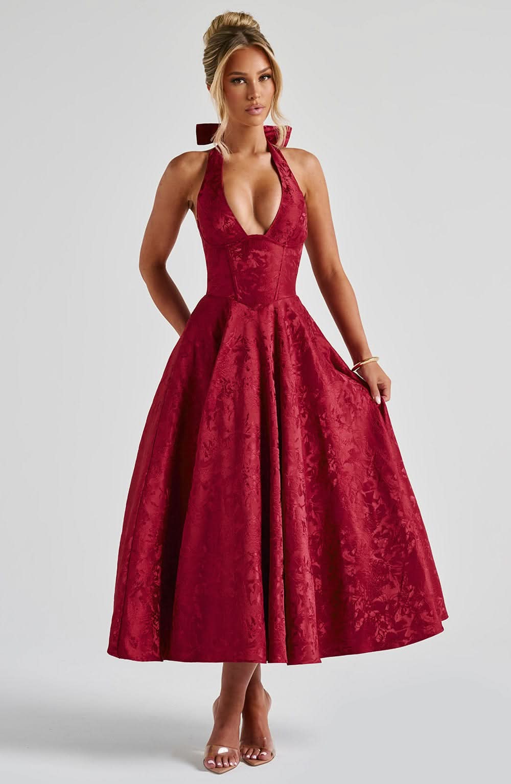 Beautifully Crafted Dress in a Classic Style