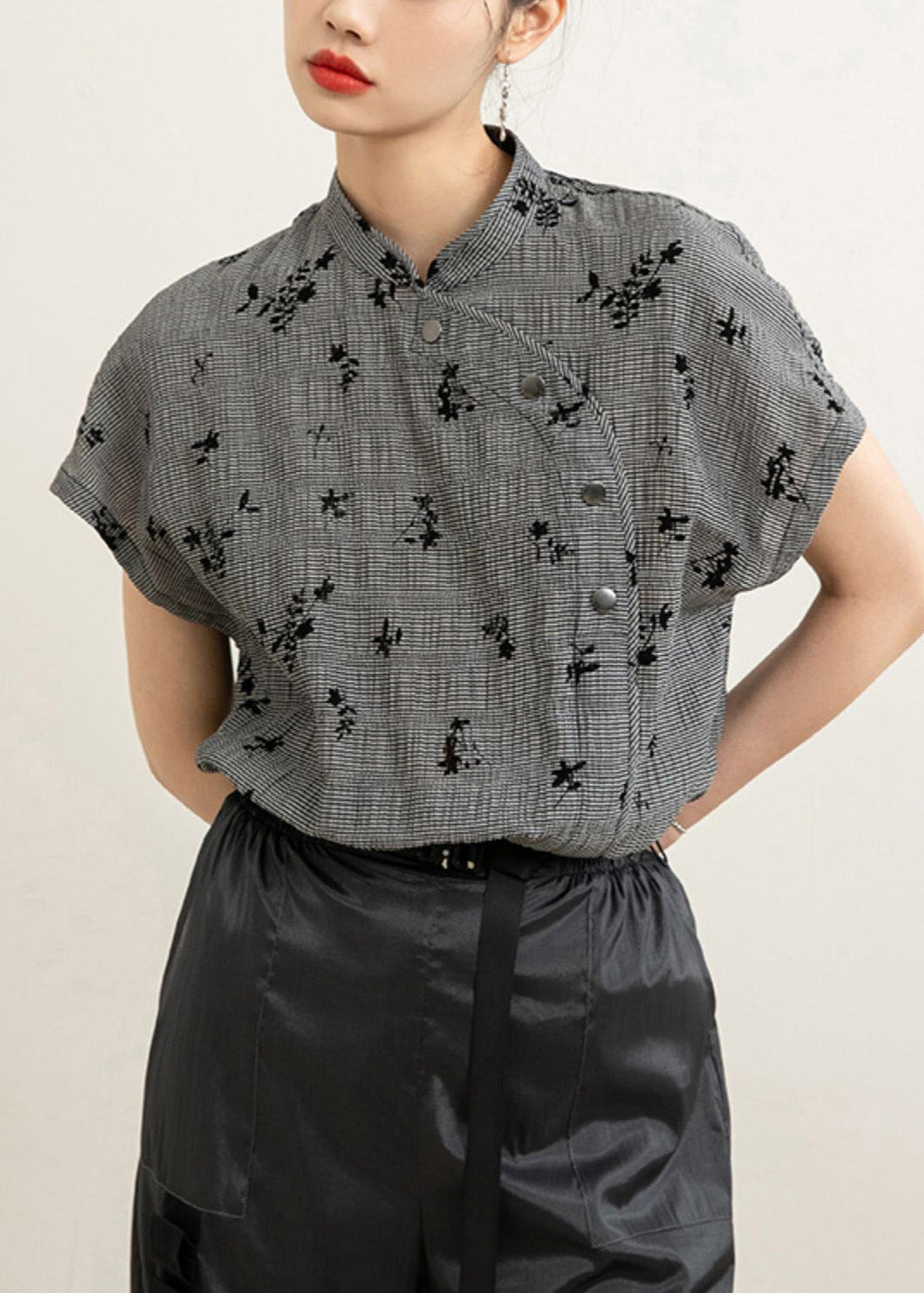 Classic Vintage Shirt with a Flattering Fit