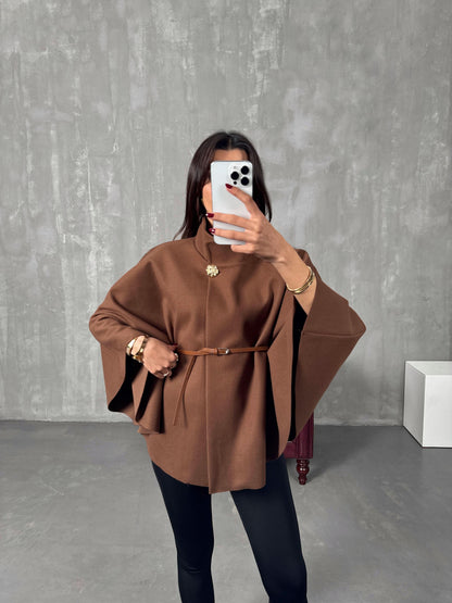 Well Tailored Jacket with a Graceful Silhouette