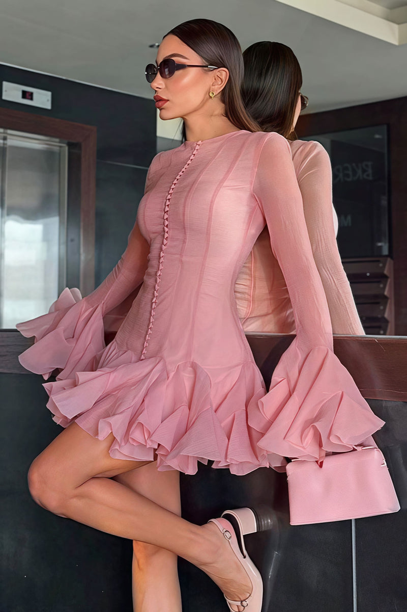 Well Tailored Dress with a Graceful Silhouette