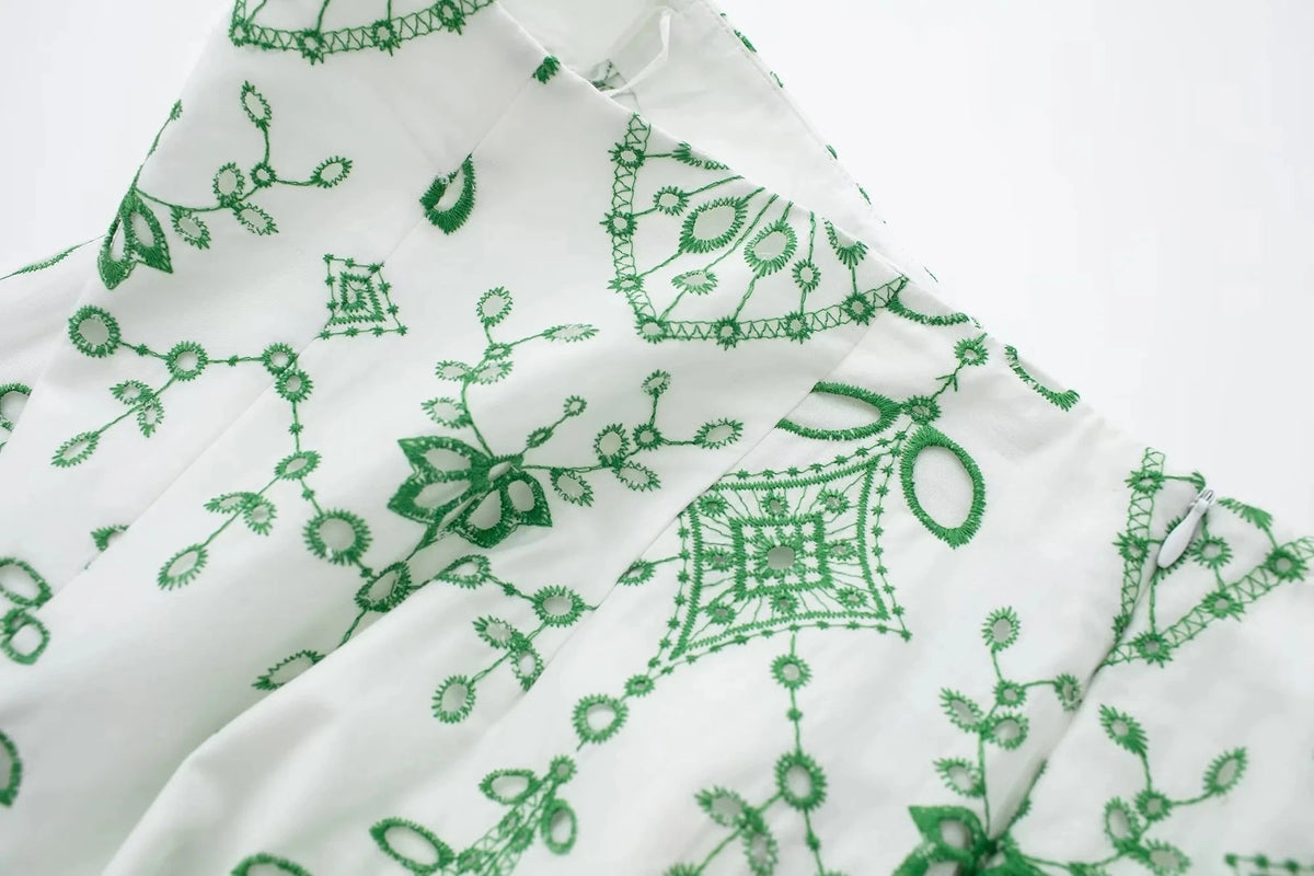 Beautifully Crafted Blouse in a Classic Style