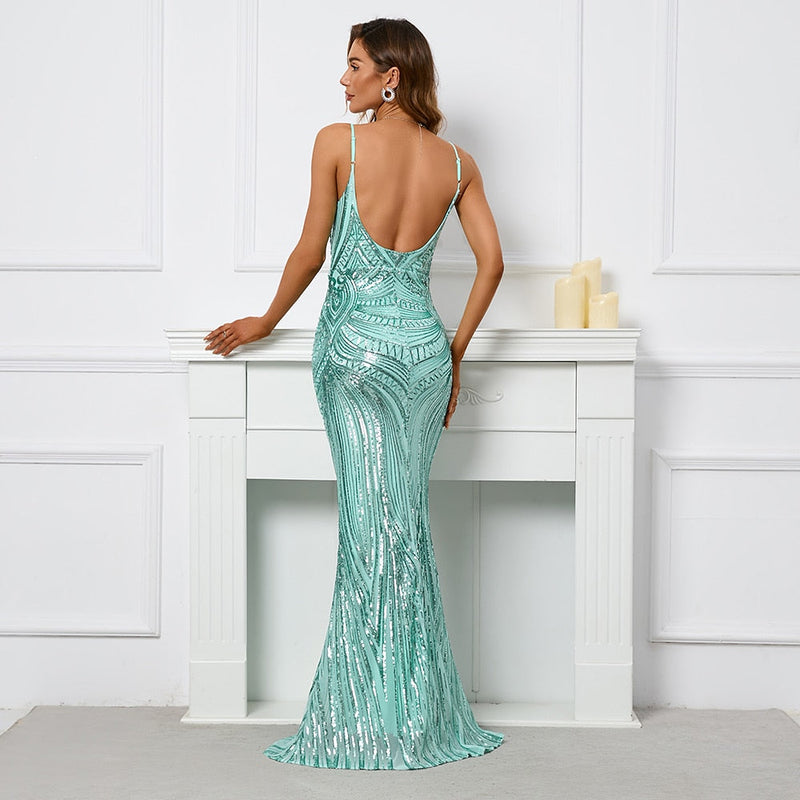 Well Tailored Garment with a Graceful Silhouette