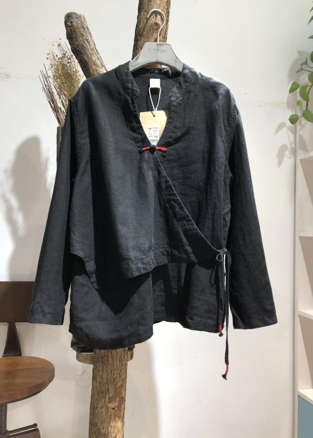 Classic Vintage & Enduringly Stylish Blouse