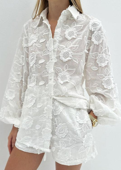 Classic Vintage Shirt with a Flattering Fit