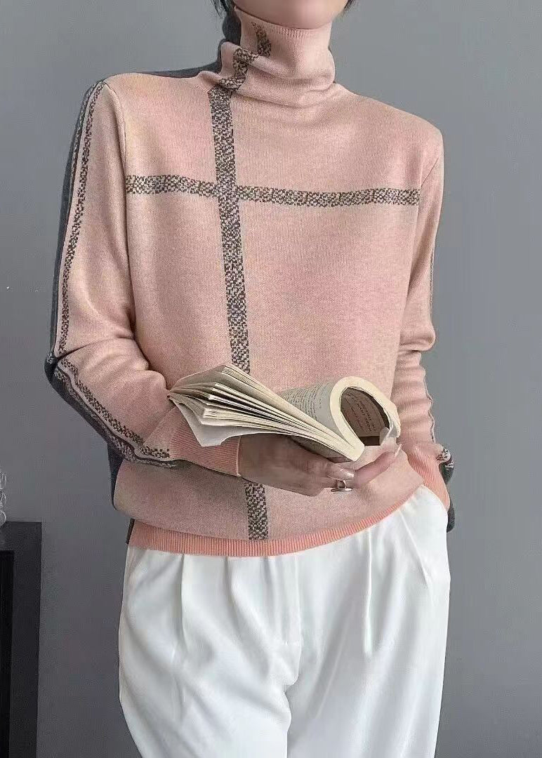 Well Tailored Top with a Graceful Silhouette