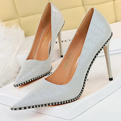 Polished Heels with an Effortless Classic Look