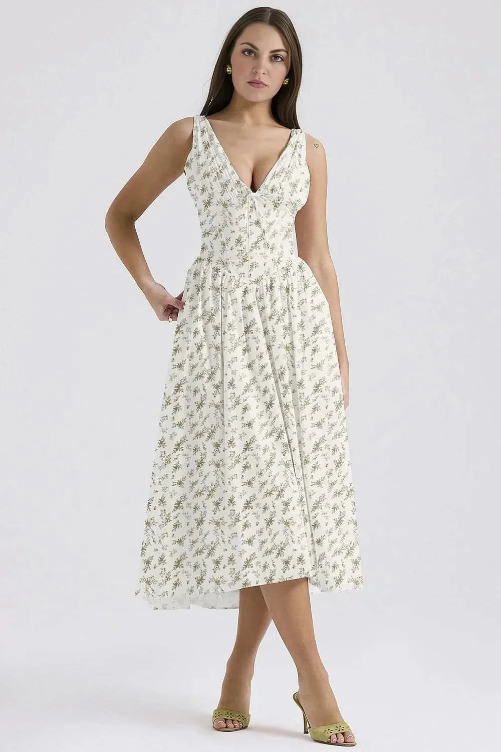 Classic Vintage Dress with a Flattering Fit