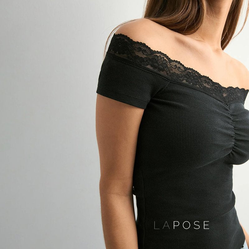 Beautifully Finished Top in a Timeless Design