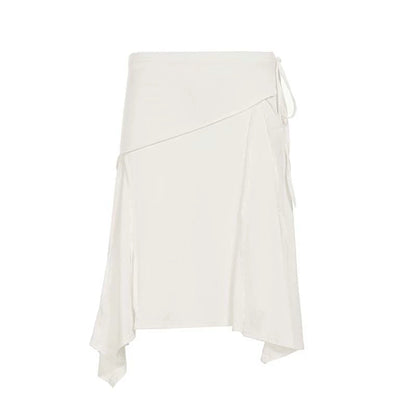 Well Tailored Garment with a Graceful Silhouette
