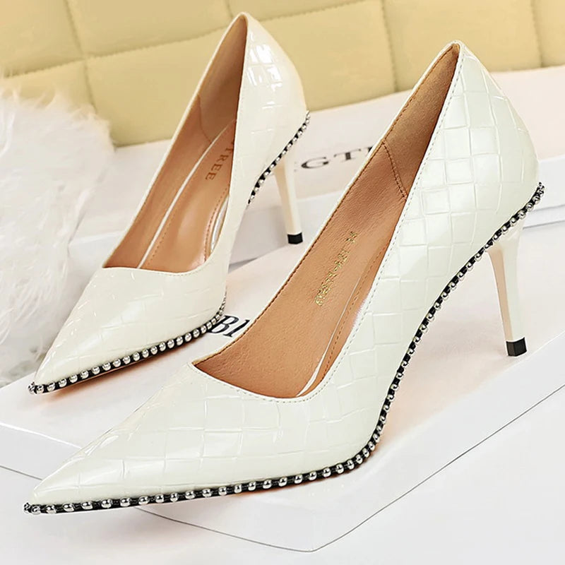 Polished Heels with an Effortless Classic Look
