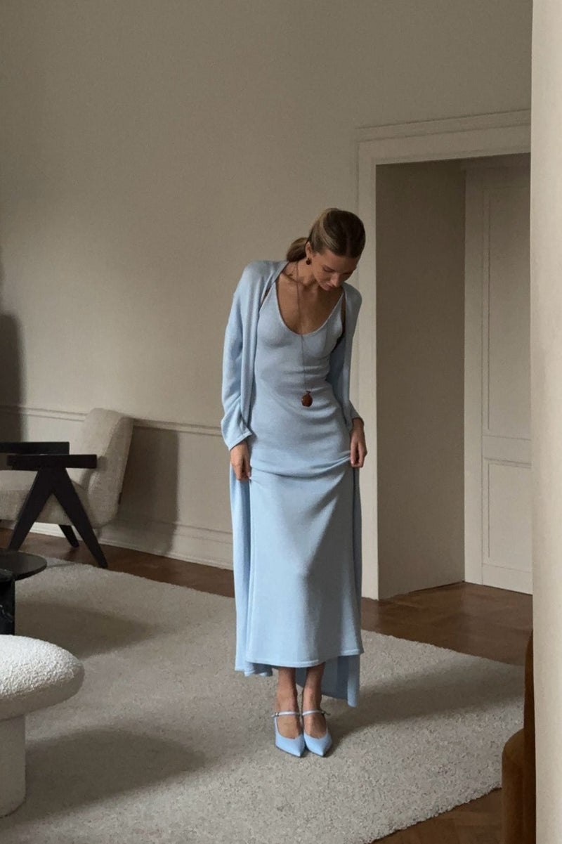 Effortlessly Elegant Garment with a Timeless Design