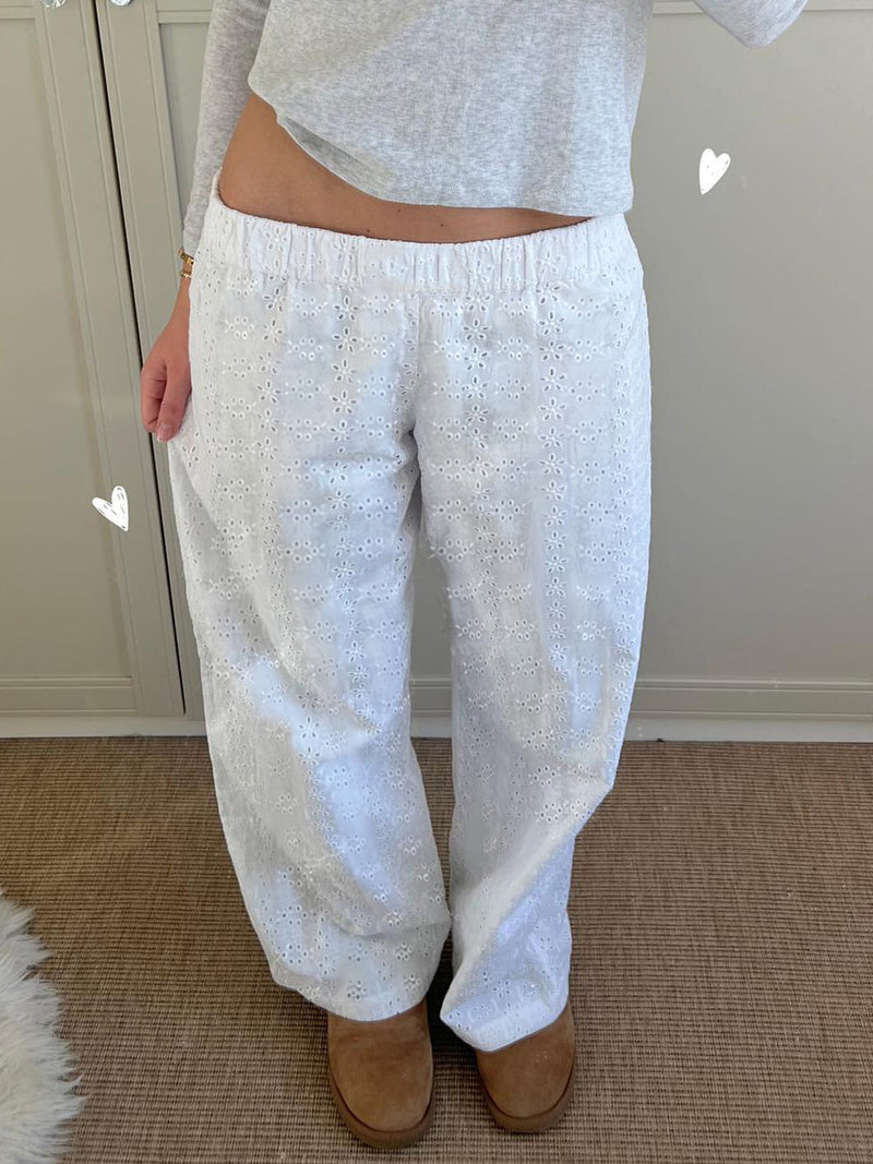 Gracefully Styled Pants for Any Occasion