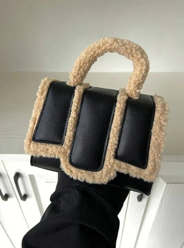 Gracefully Styled Bag for Any Occasion