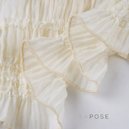 Well Tailored Top with a Graceful Silhouette
